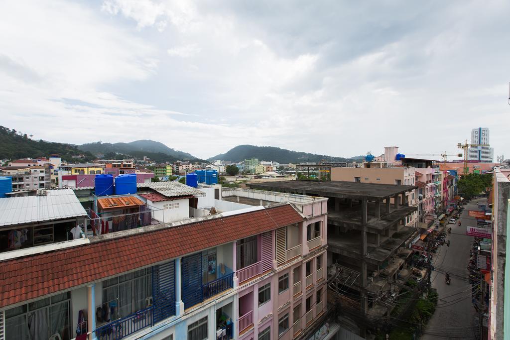 Готель Magnific Patong Екстер'єр фото